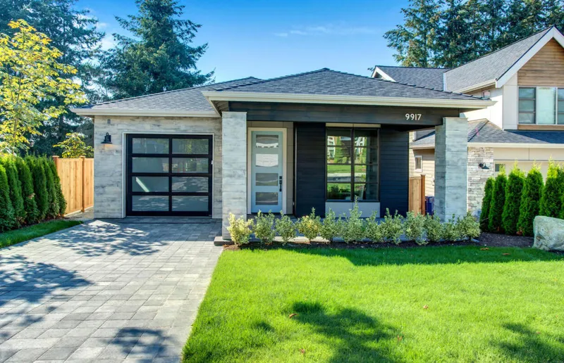 Trillium Row 3 — interior and exterior detail